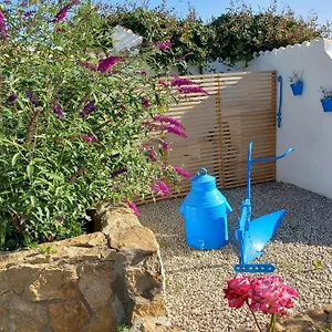 https://casa-moya-alcala-la-real.es-andalucia.com
